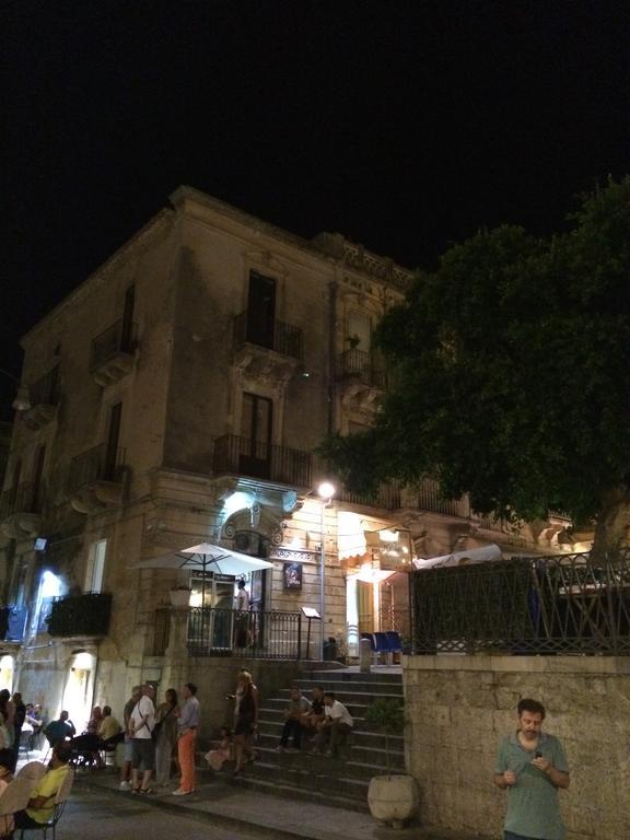 Pepe Concetta E La Movida Apartman Noto Kültér fotó